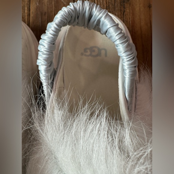 UGG Women's Fluffy White and light blue Slippers(missing fur on one of the pair) - Picture 4 of 13